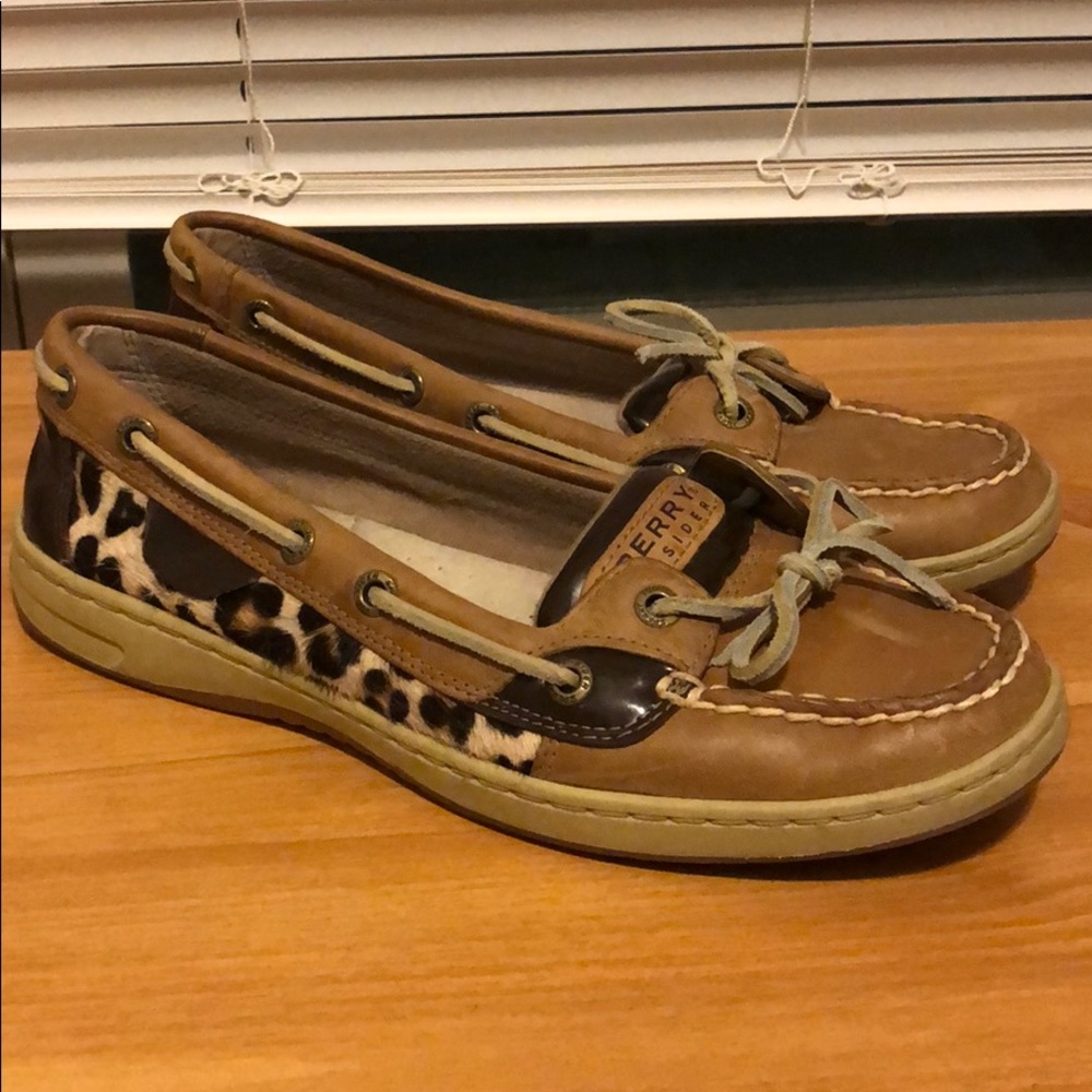 Sperry with cheetah detail